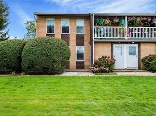 89 Artist Lake Dr, Middle Island, NY 11953