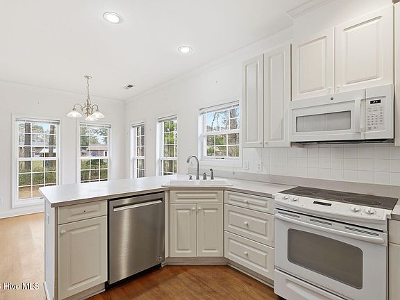4th image of 5904 Headsail Court