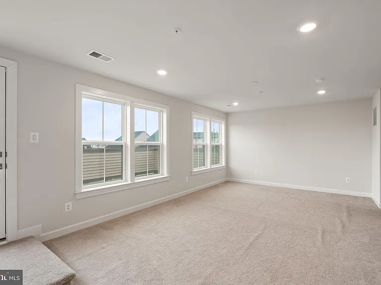 43467 Grandmoore St — Photo 43