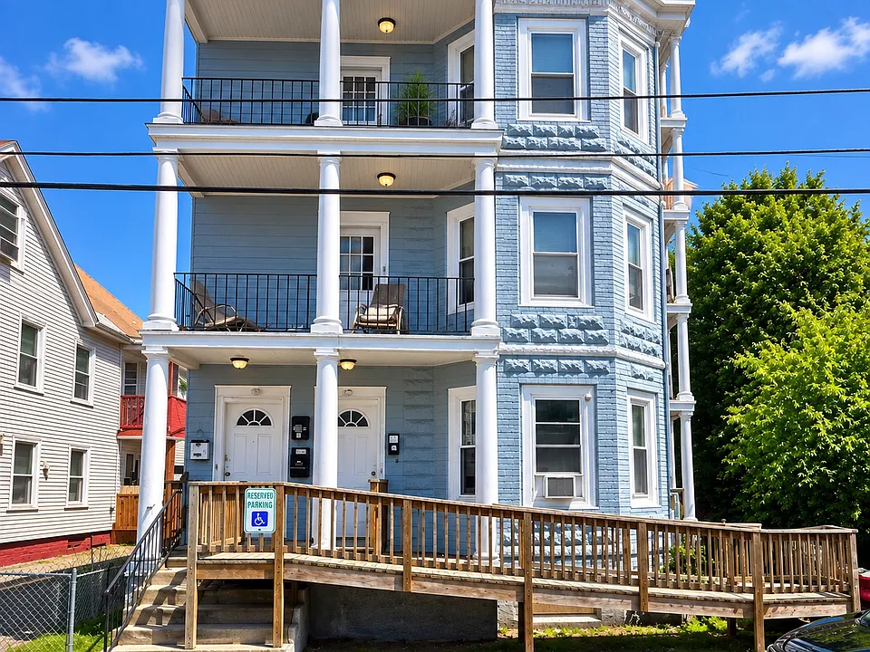 97 Aiken Ave #1