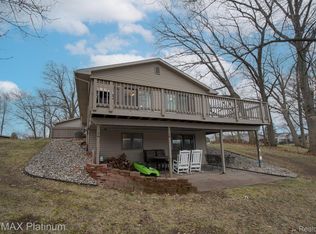 3396 Horrell Ct, Fenton, MI 48430