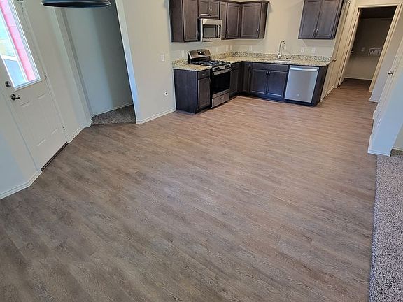 5th image of 2136 Heritage Ln