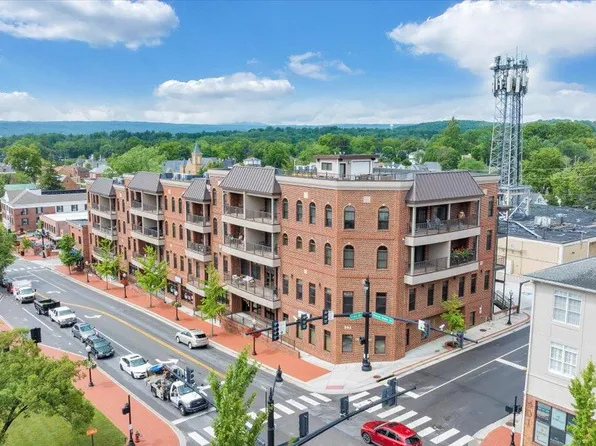 301 S Main St #307, Blacksburg, VA 24060