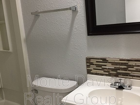 5th image of 1203 Southport Dr APT C