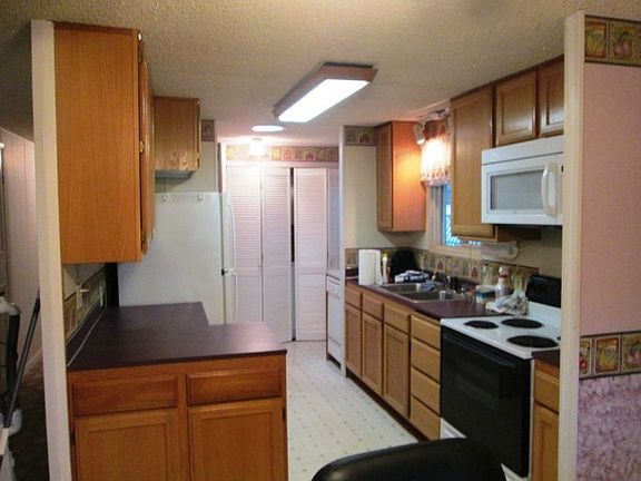 5th image of 5900 64th St NE Unit 2