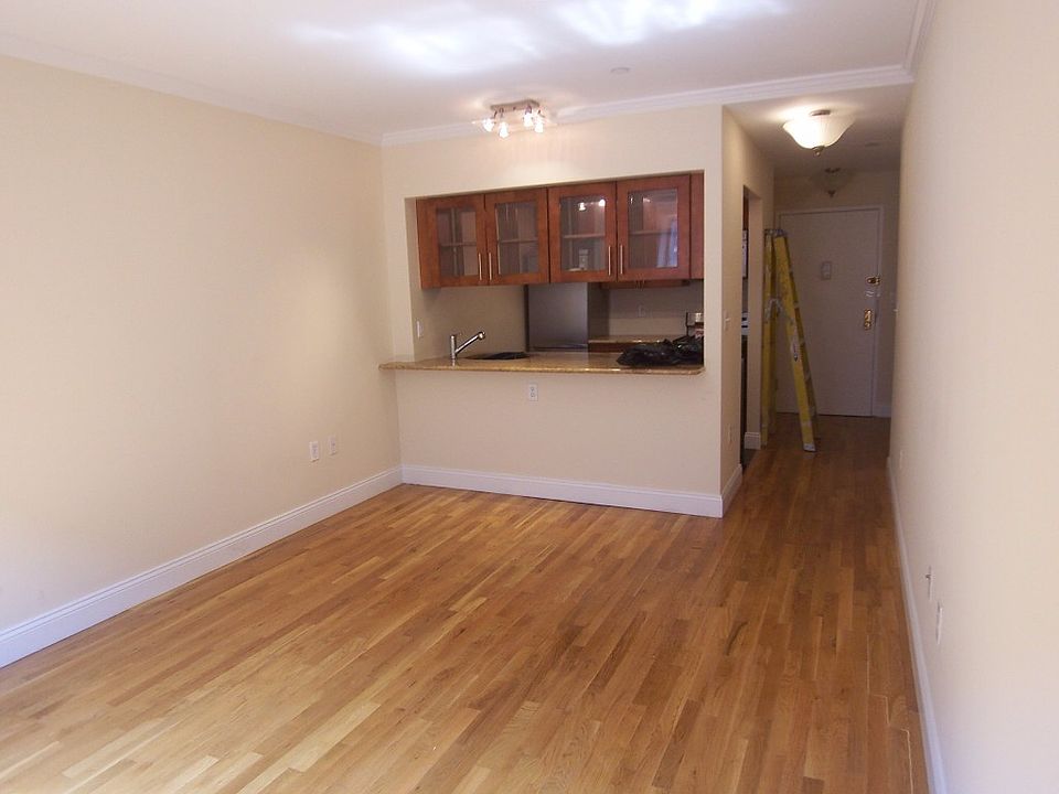 1st image of 29 Cooper St APT 3A
