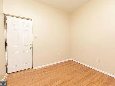 4th image of 2552 N 25th St Floor 1