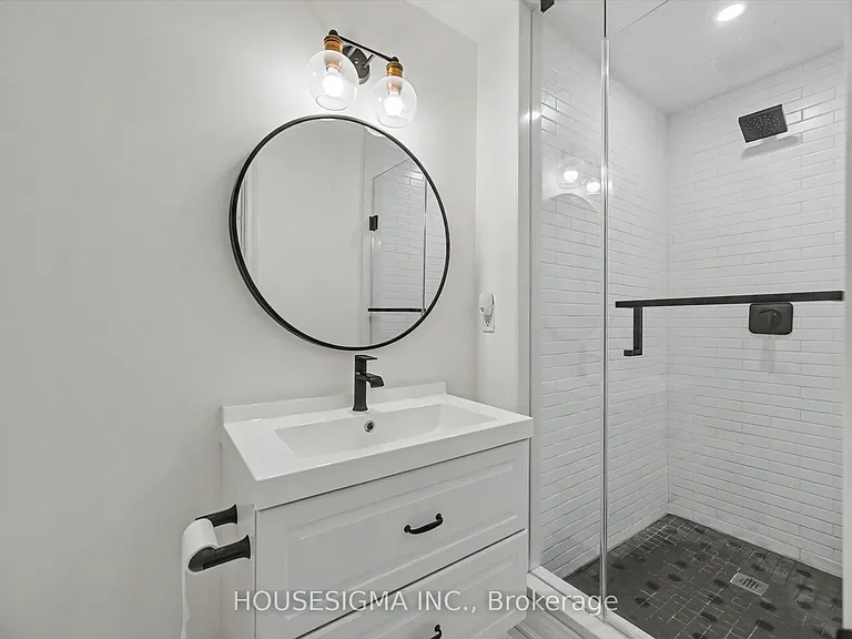 444 Withnell Cres — Photo 23