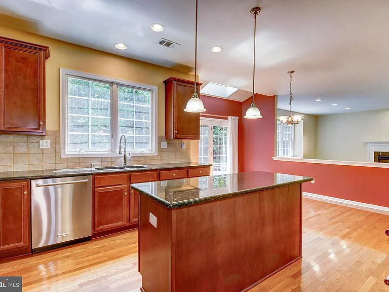 45 Lockwood Dr — Photo 20