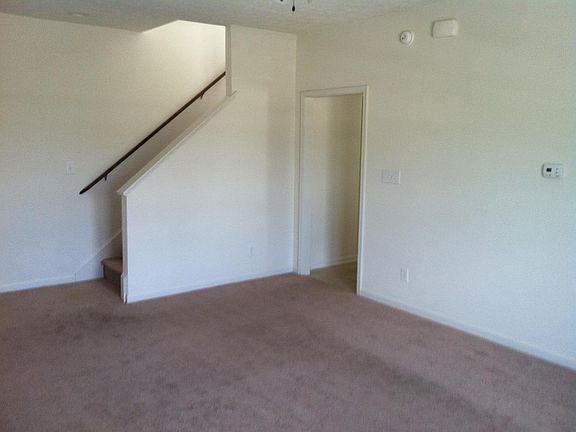 4th image of 239B Portico St