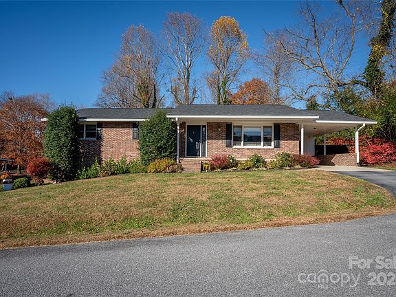 2nd image of 71 Bristol Ln