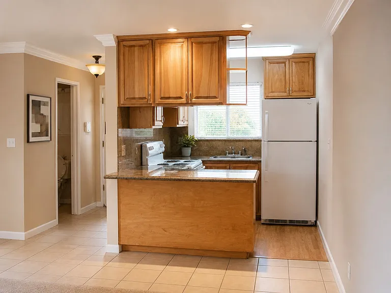 Pruneyard Garden Apartments — Photo 19