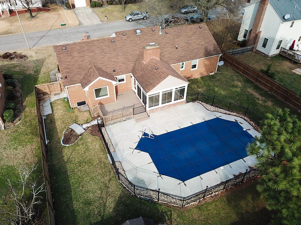 2nd image of 809 Weatherby Ct