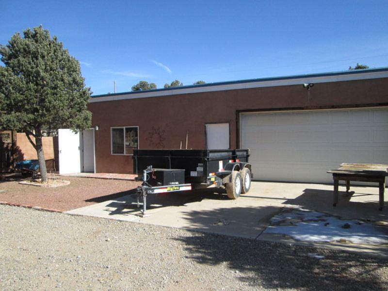 1st image of 20 Axton Ln