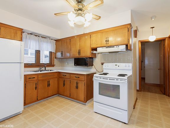 5th image of 1458 Haase Ave