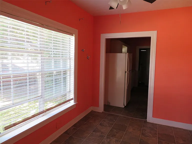 422 Mill Ave — Photo 15