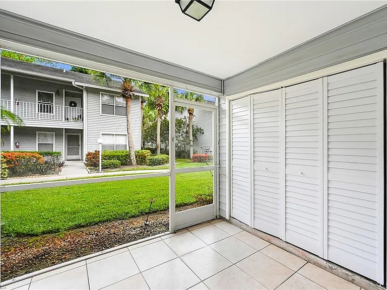 1933 Courtyard Way #D-103 — Photo 17