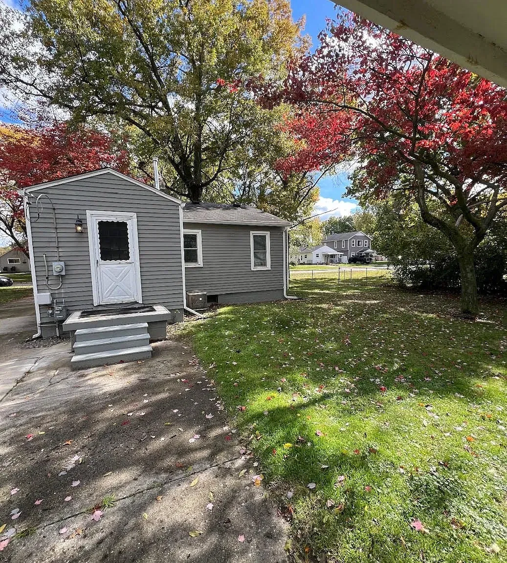 2 bed, 915 sqft, $1,525 — Photo 3