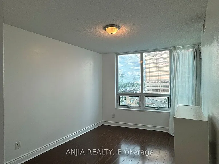 25 Greenview Ave #721 — Photo 6