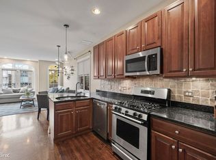 3239 N Racine Ave, Chicago, IL 60657