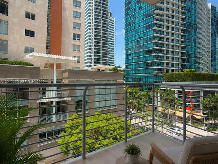 90 NE 32nd St #513 — Photo 2