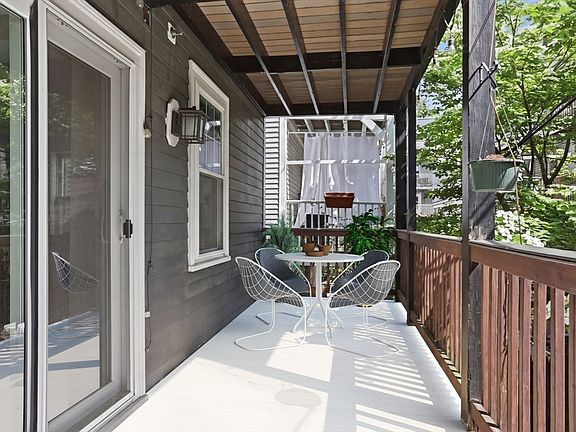 3rd image of 20 Winfield St #1