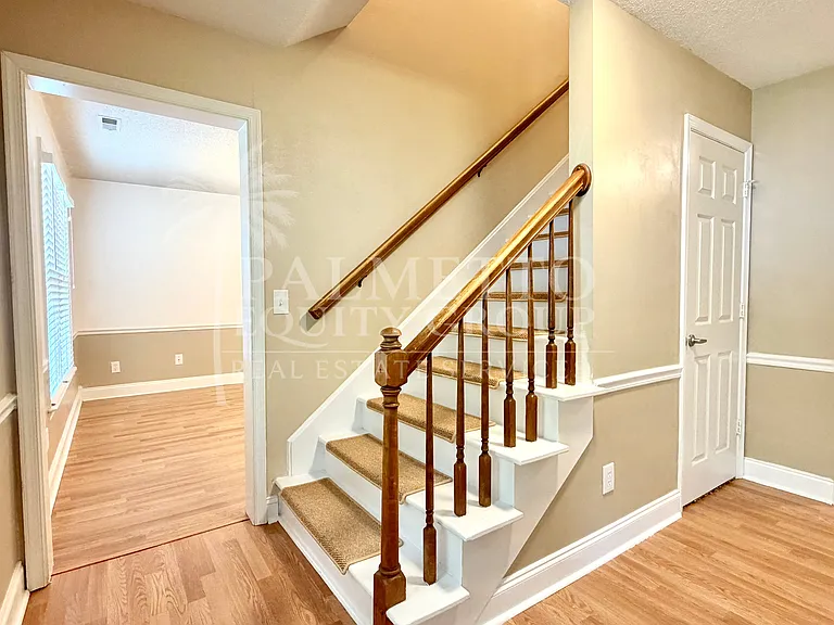 4610 Eagle Rock Rd — Photo 2
