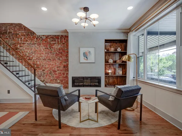 1025 S 51st St, Philadelphia, PA 19143