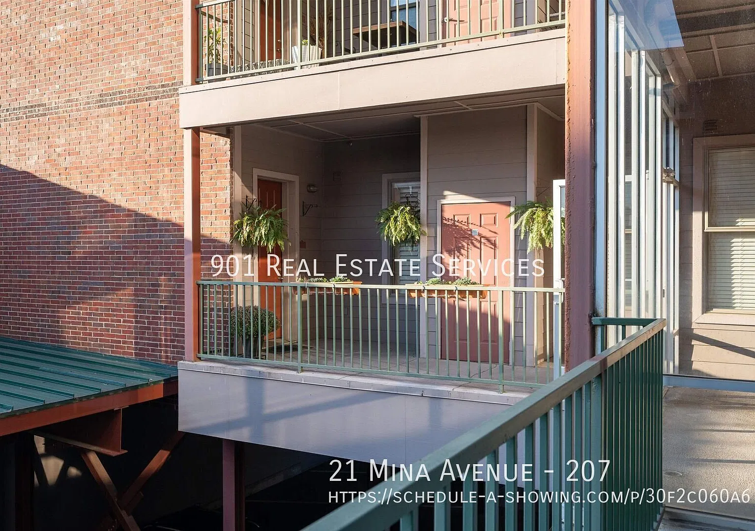 Condo in South Main — Photo 2