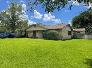 2806 Old Hearne Rd, Bryan, TX 77803