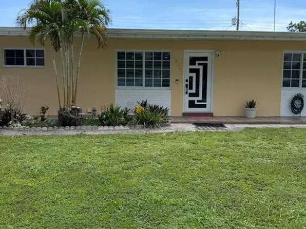 1836 Baythorne Rd, West Palm Beach, FL 33415