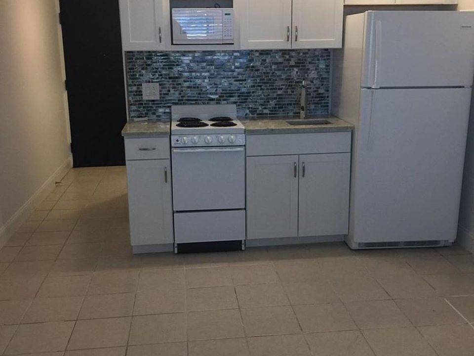 1st image of 101 Woodhaven Dr