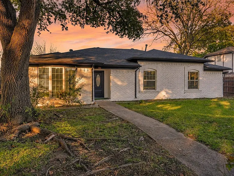 7171 Elliott Dr — Photo 1