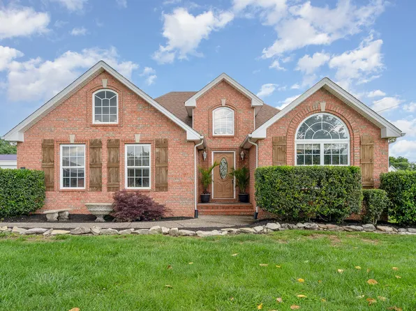 103 Irish Oaks Dr, Portland, TN 37148