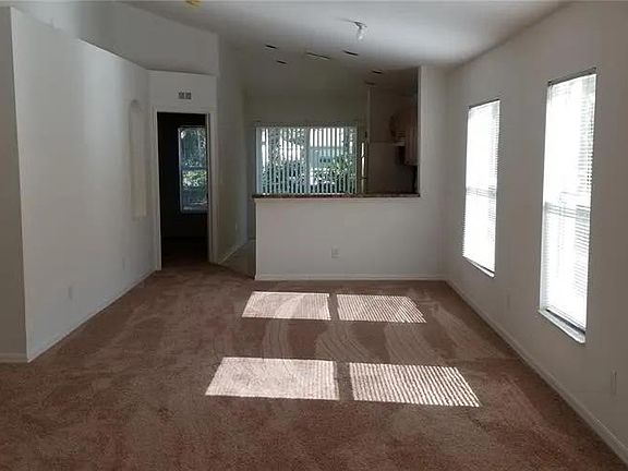 4th image of 7407 Oxford Garden Cir
