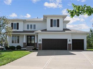 17291 S Lichtenauer Dr, Olathe, KS 66062