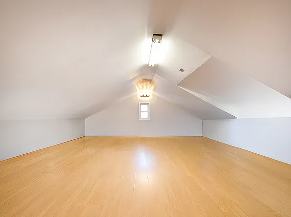 92-49 Springfield Boulevard image 11 of 12