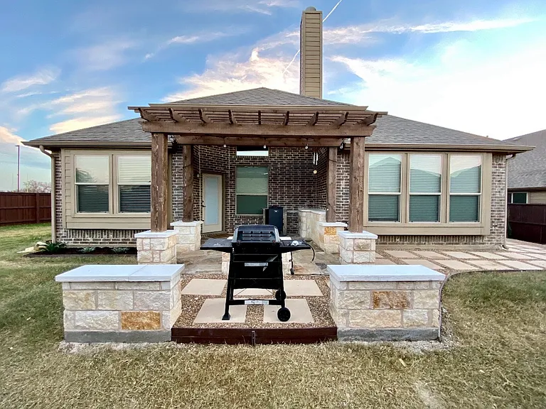 1120 Haskell Dr — Photo 22