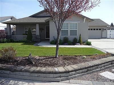 1st image of 204 SW Meadow Lakes Dr