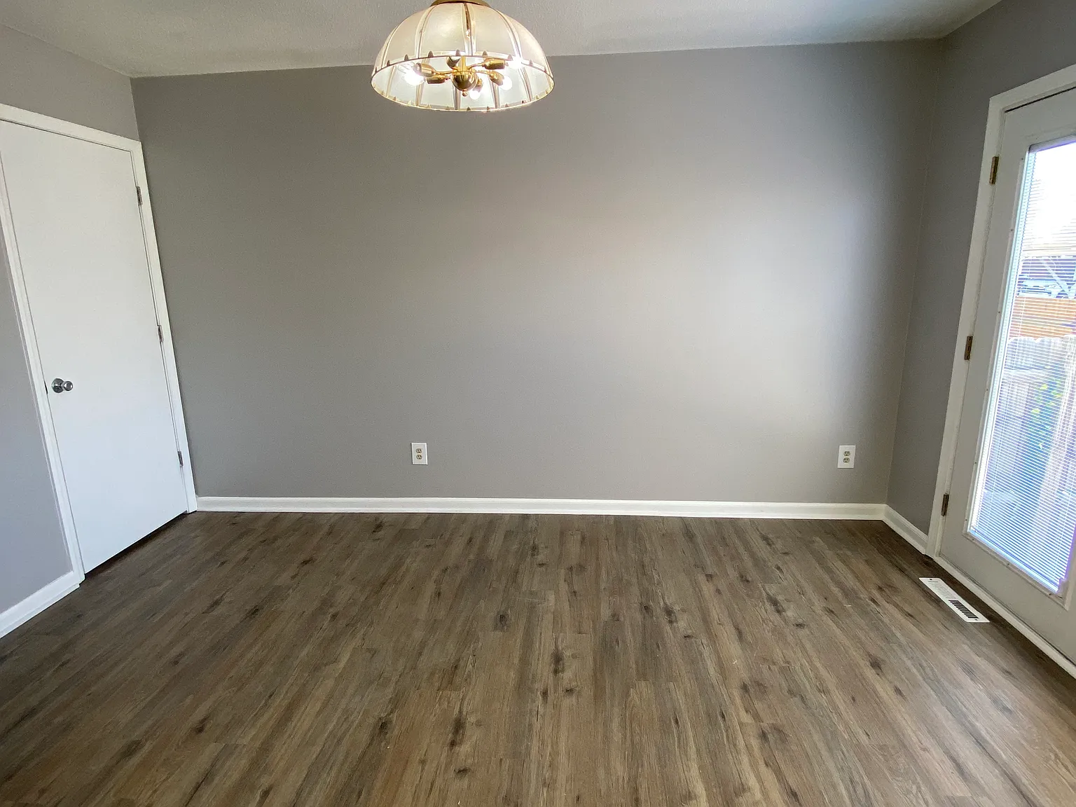 2 Bedroom Apt. In Grandview — Photo 4