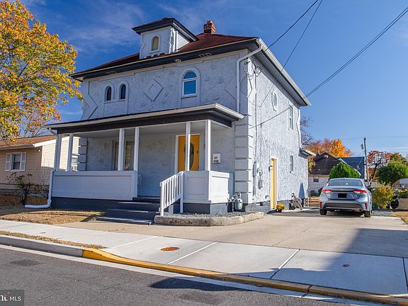 2nd image of 348 W Washington St