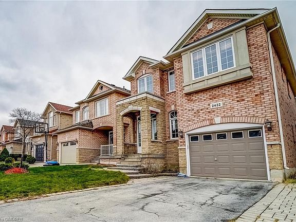 3rd image of 2432 Hilda Dr