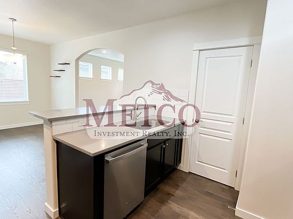 5th image of 32902 E McKenzie St