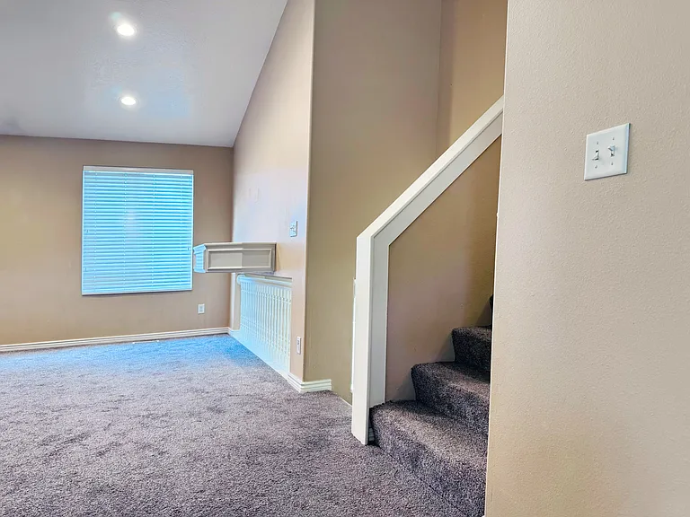 662 W 260 N — Photo 14