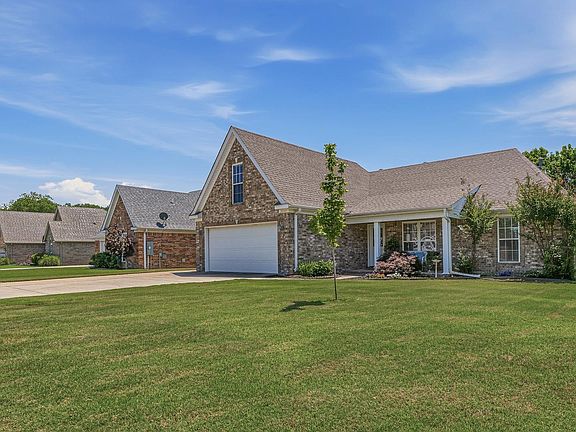 2nd image of 3717 Ridgeway Cir
