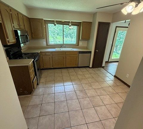 3rd image of 1812 S El Centro Ct
