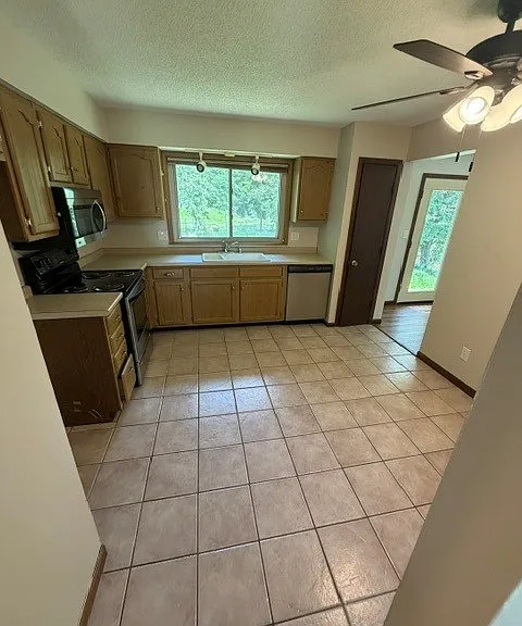 1812 S El Centro Ct — Photo 3