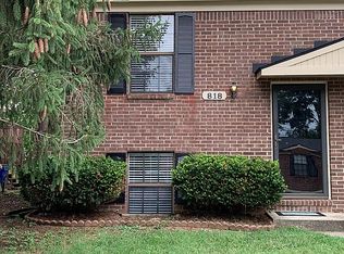 818 Spring Meadows Dr, Lexington, KY 40504