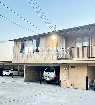 3rd image of 937 N Del Valle Ave #0