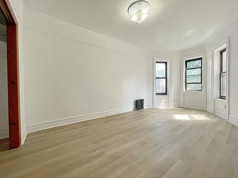 578 Ovington Ave #2 — Photo 11